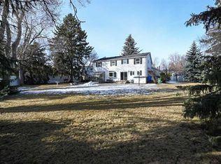 1111 NW Beverley Blvd SW, Calgary, AB T2V 2C4