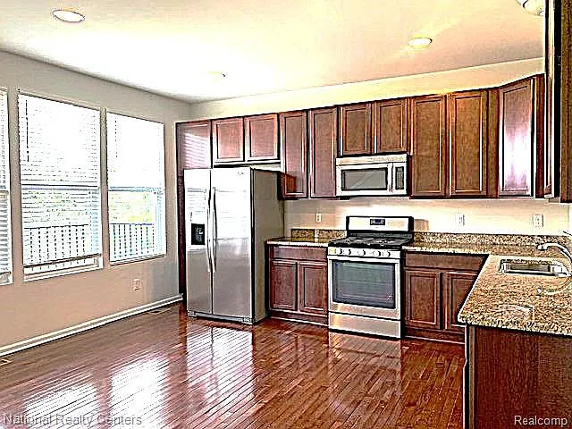 44635 Ellery Ln — Photo 4
