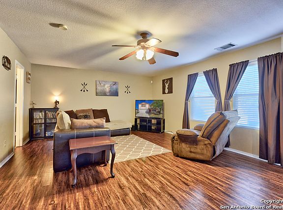 3rd image of 3911 Privet Pl
