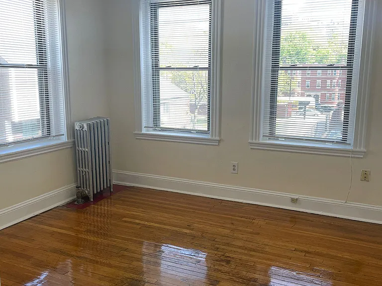 352 Riverway #22 — Photo 2