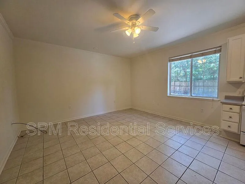 1 bed, 1.0 bath, 800 sqft, $1,100 — Photo 3