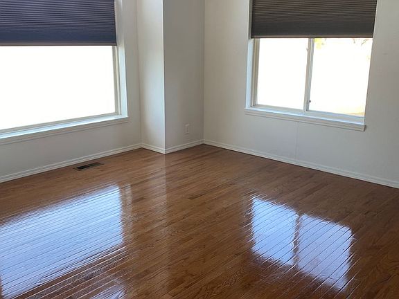 3rd image of 4201 Cove West Dr
