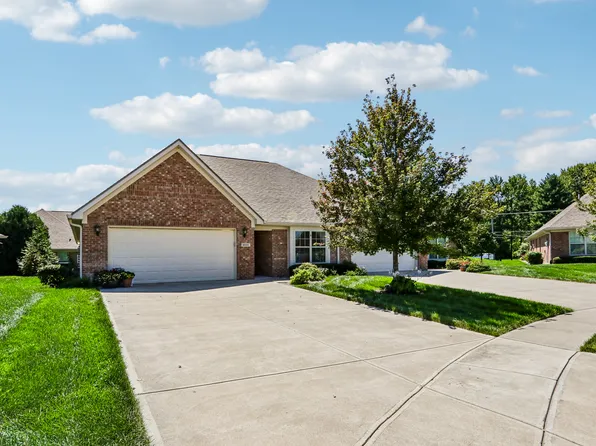 4935 W Harrisburg Ct, New Palestine, IN 46163