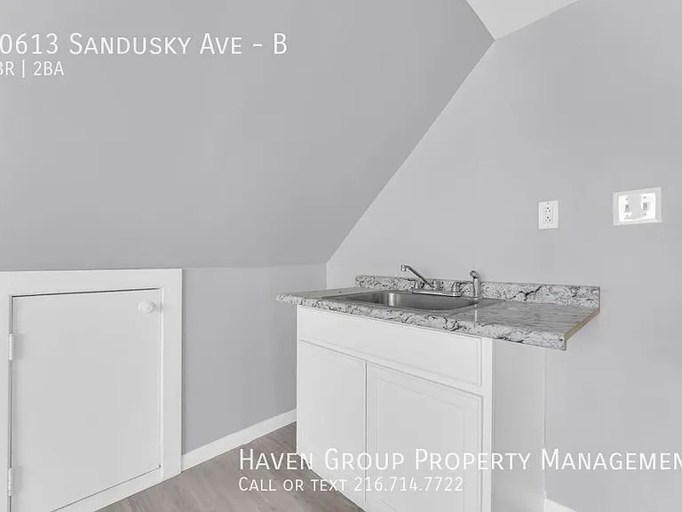 10613 Sandusky Ave #B — Photo 20