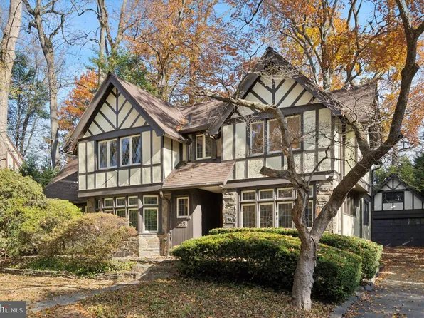 323 Valley Rd, Havertown, PA 19083