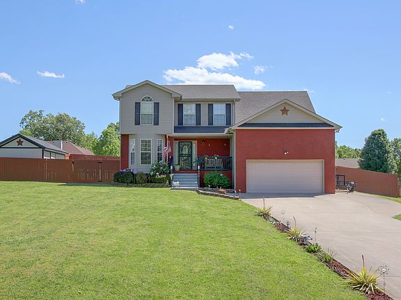 3rd image of 490 Kristie Michelle Ln