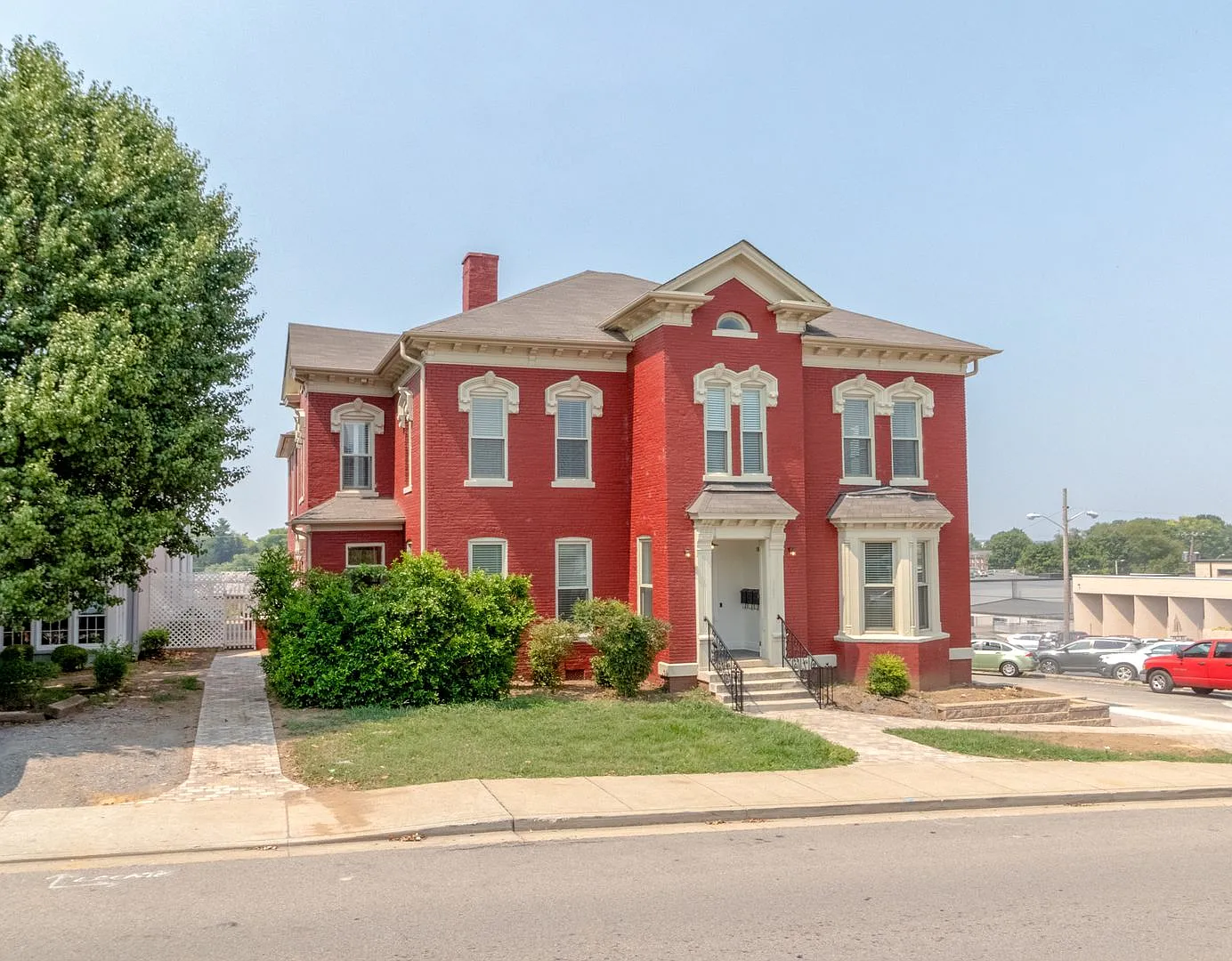 305 Main St — Photo 3