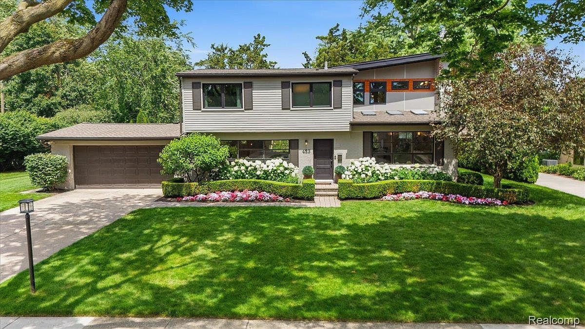 423 S Cranbrook Cross Rd, Bloomfield Hills, MI 48301