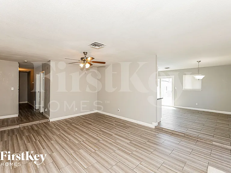 4843 Fairfax Ave — Photo 5
