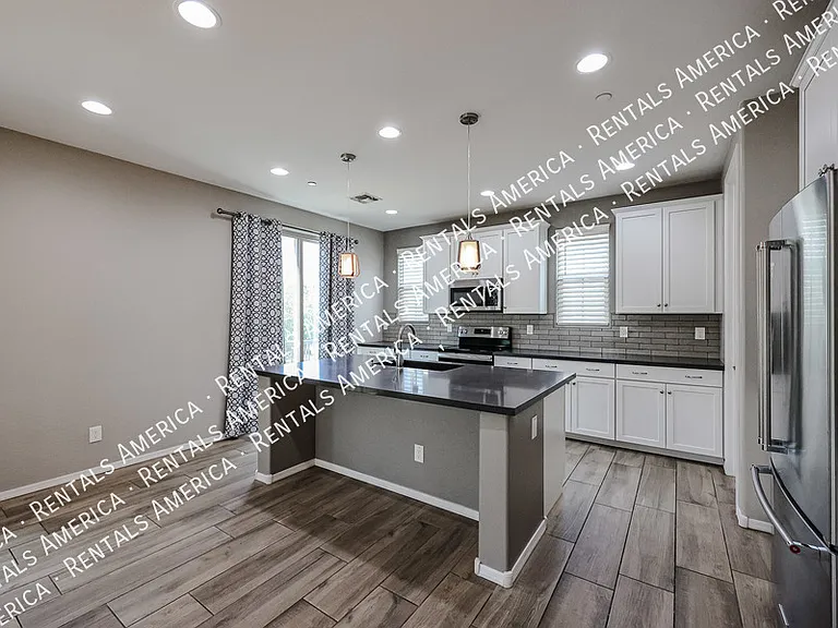 2751 S Balsam Dr — Photo 32