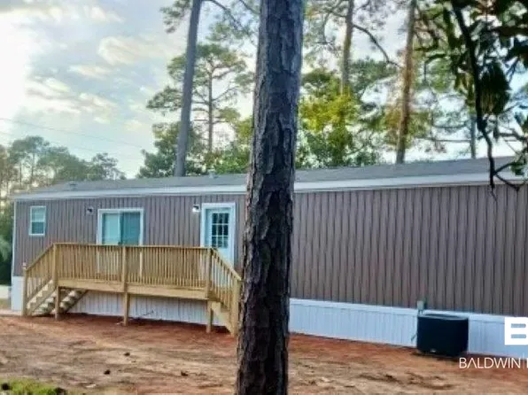 1325 Ridgewood Dr, Lillian, AL 36549