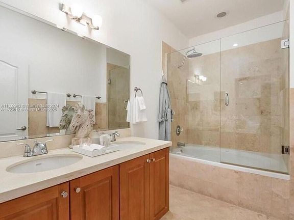 5th image of 2763 Coconut Ave #2763