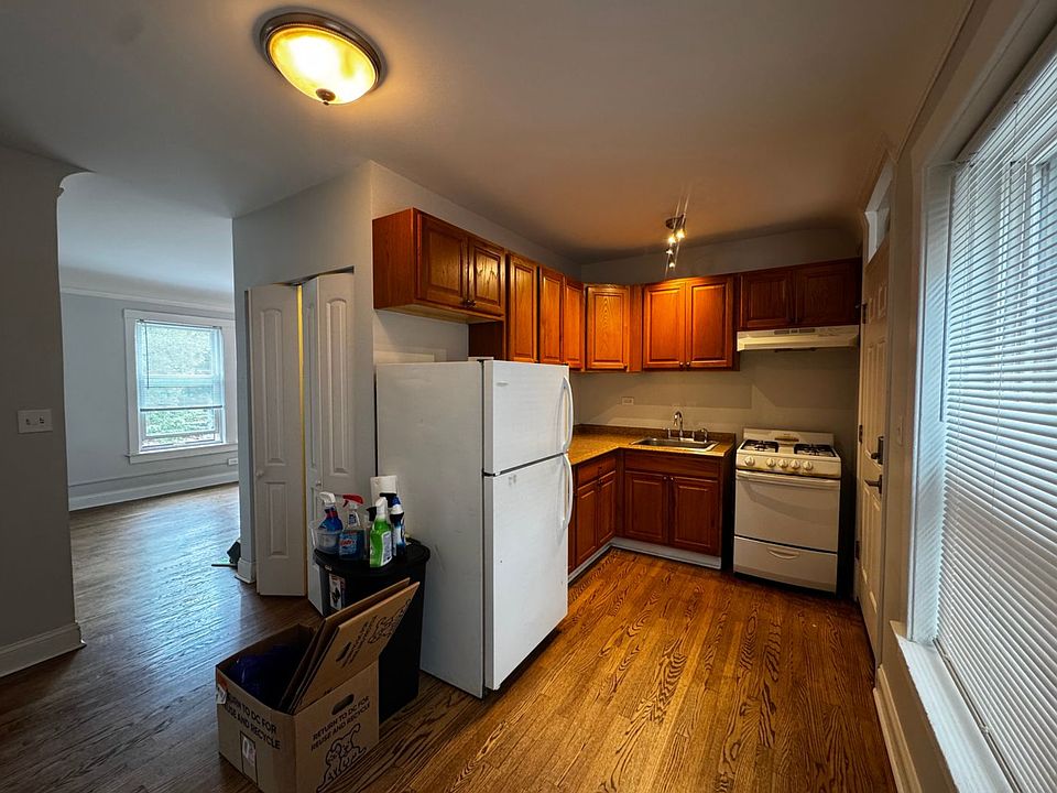 1st image of 7027 N Glenwood Ave #2S