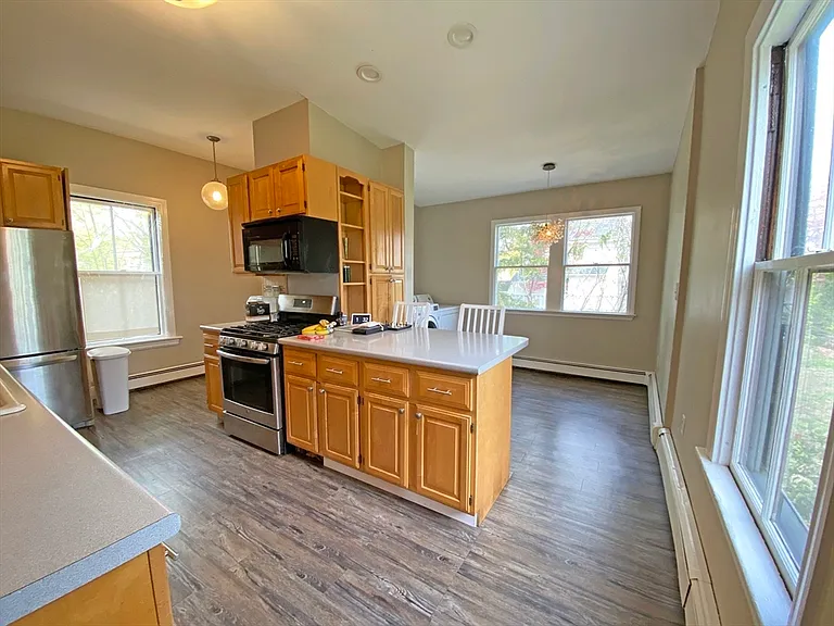 263 Auburndale Ave — Photo 3
