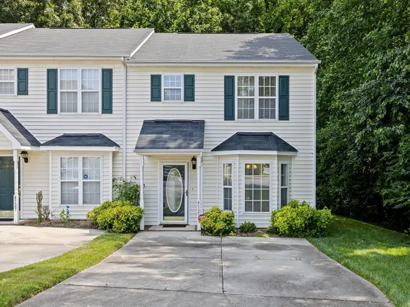 4729 Tanglewood Oaks St, Raleigh, NC 27610