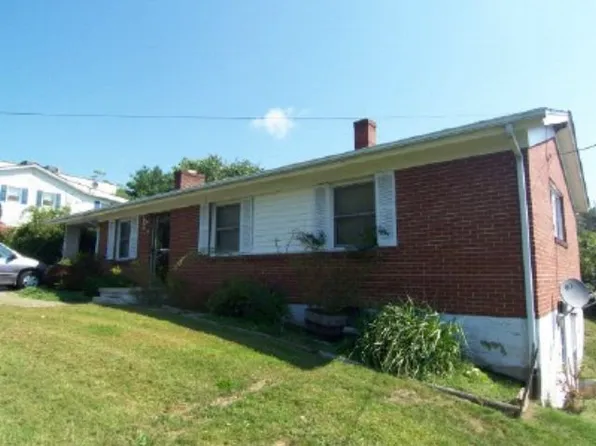 103 Caldwell St, Galax, VA 24333