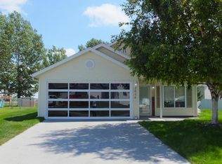 3624 Village Green Ln, Moorhead, MN 56560