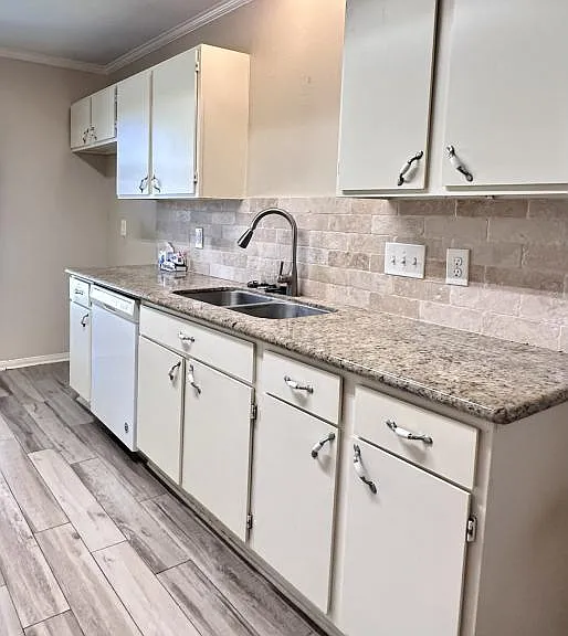 1814 Grove Court Dr — Photo 12