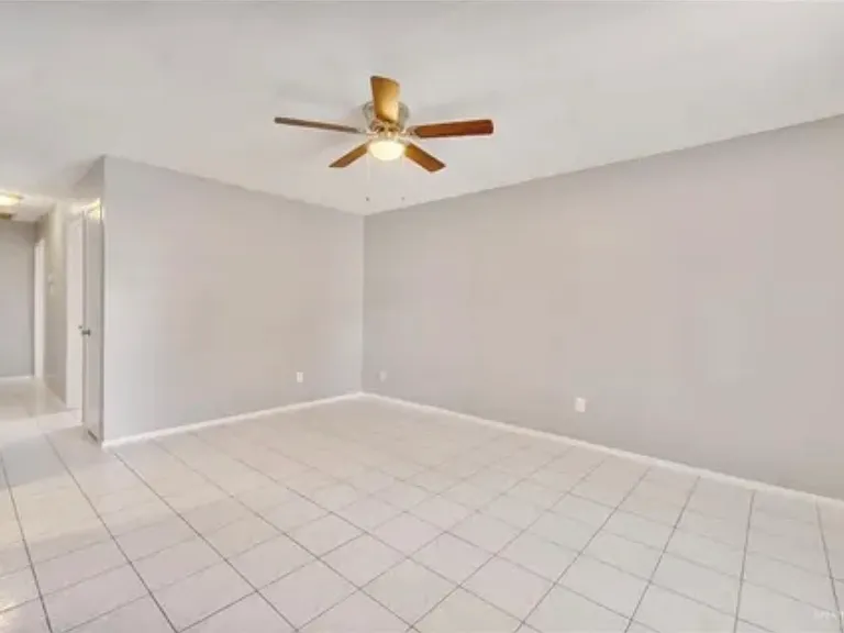 1929 Heron Ave — Photo 13