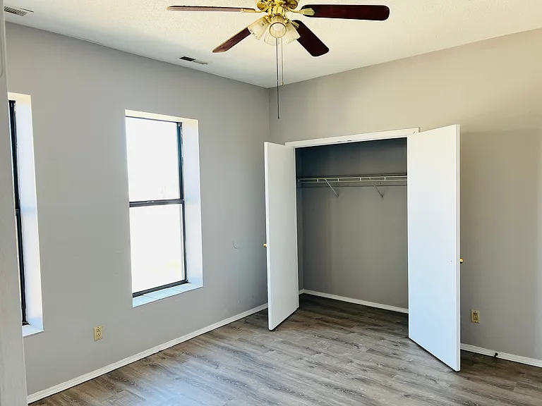 1109 Walton Ave #5 — Photo 11