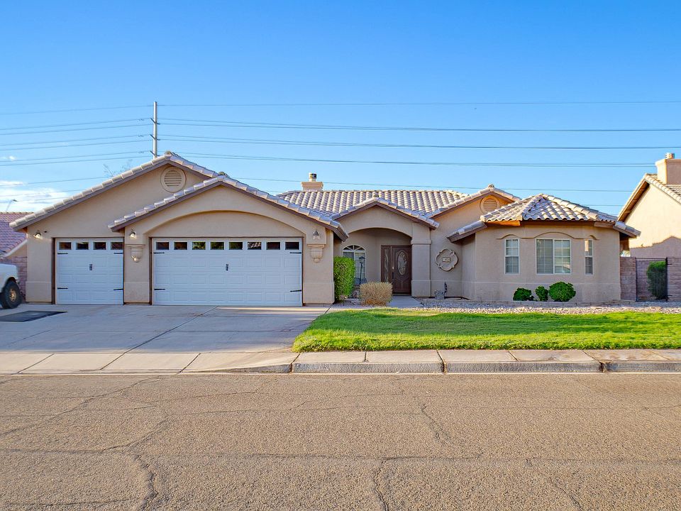 1st image of 1464 W 32nd Pl