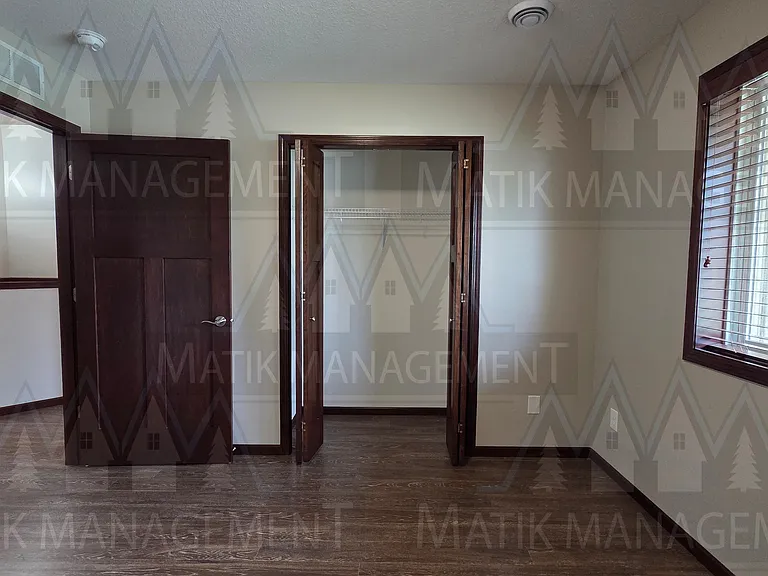 2581 Hawk Ridge Ct SE — Photo 43