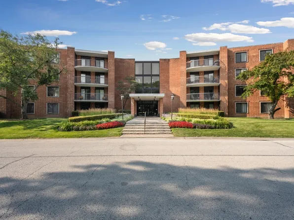 1605 E Central Rd Unit 106A, Arlington Heights, IL 60005