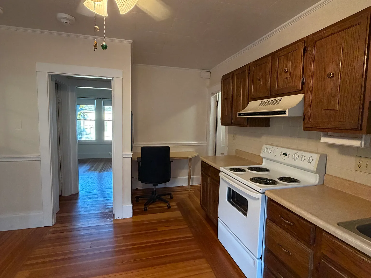 1 bed, 700 sqft, $2,200 — Photo 3