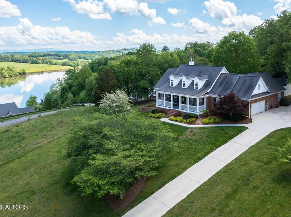 210 Vineyard Cove Dr, Loudon, TN 37774
