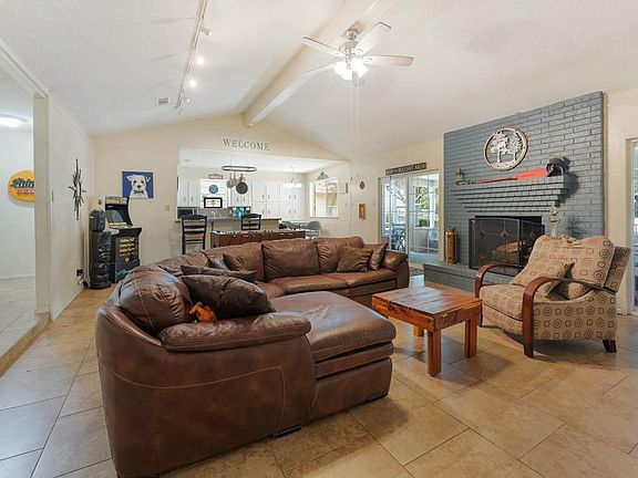 4th image of 104 La Jolla St