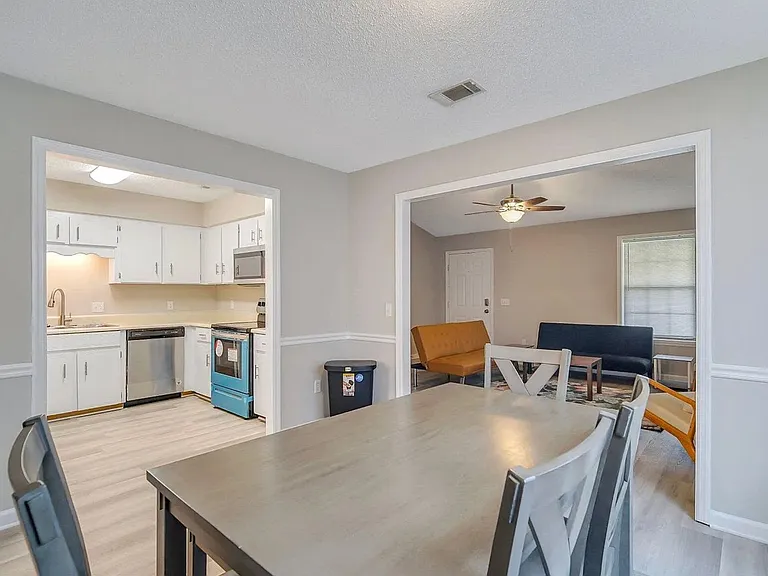 1308 Tower Dr — Photo 7