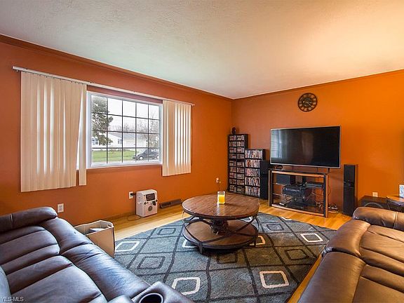 4th image of 538 Stafford Dr
