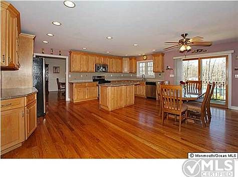 5th image of 33 Helfrich Ln