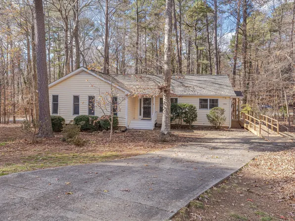 108 Spencer Ct, Chapel Hill, NC 27514