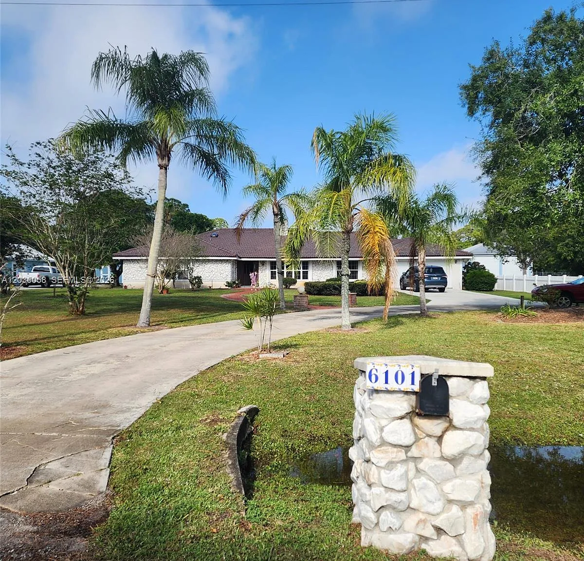 Indian River Estates Unit — Photo 1