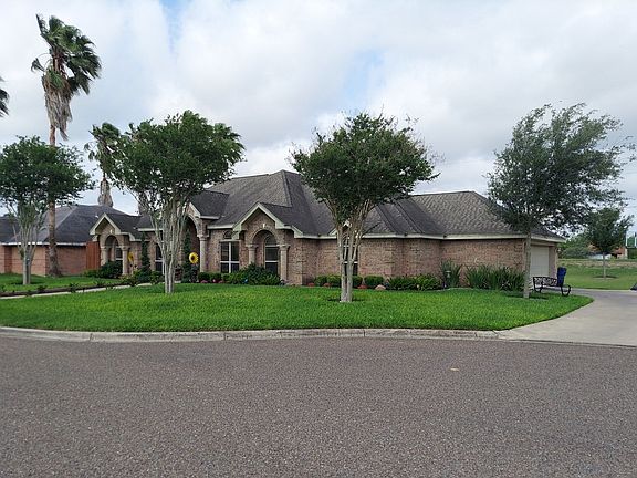2nd image of 409 Manhattan Cir