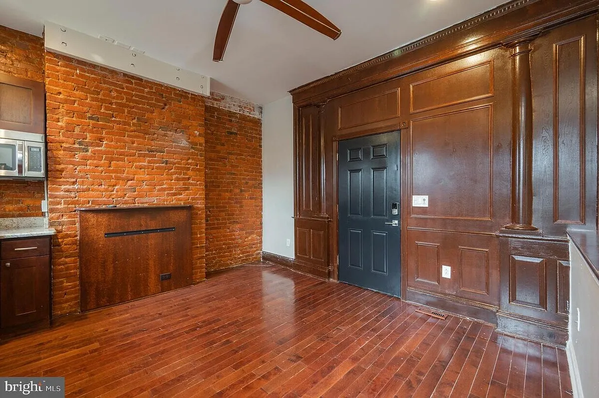 Building Photo - 833 N 63rd St #1F