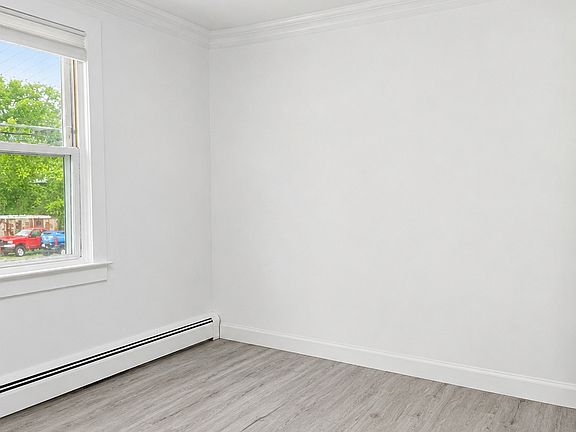 4th image of 183 New York Ave