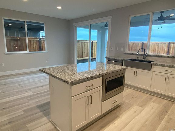 4th image of 2346 Espana Lane