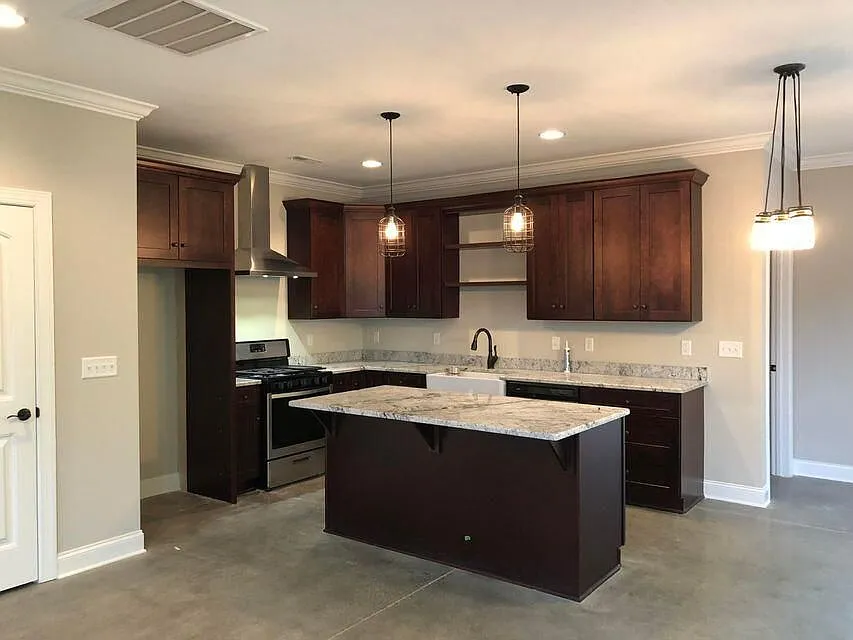 3 bed, 2.5 bath, 1706 sqft, $2,500 — Photo 3
