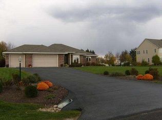 30826 Running Fox Trl, Burlington, WI 53105