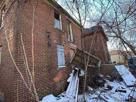 2512 Clements
