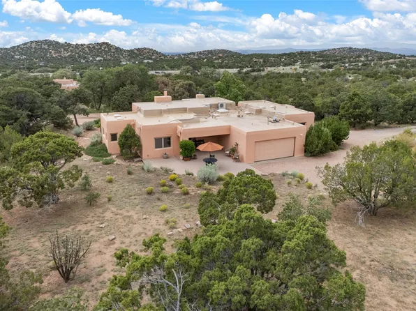 13 Calimo Cir, Santa Fe, NM 87505