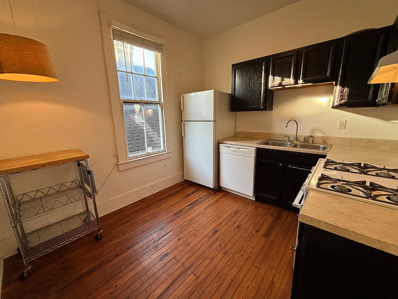 Studio, 350 sqft, $1,150 — Photo 3