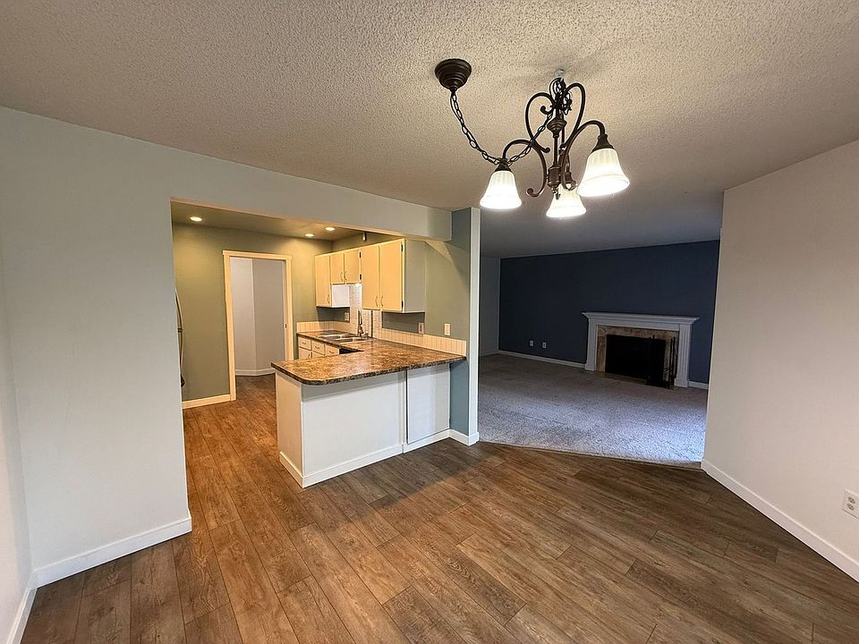 1st image of 13739 15th Ave NE APT B9