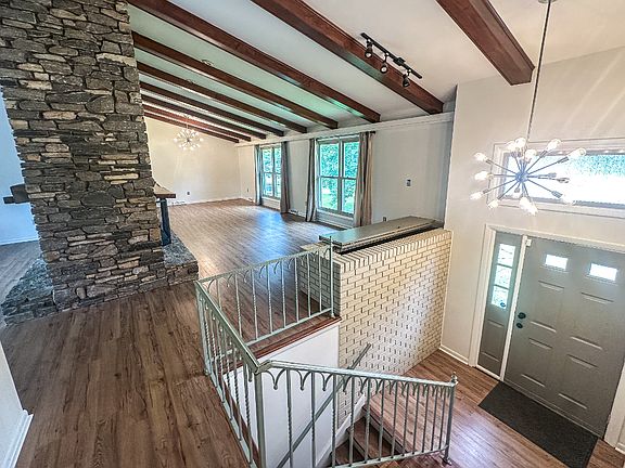 3rd image of 713 Tenikat St