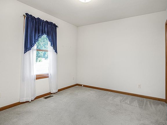 3rd image of 1506 White Pine Ct