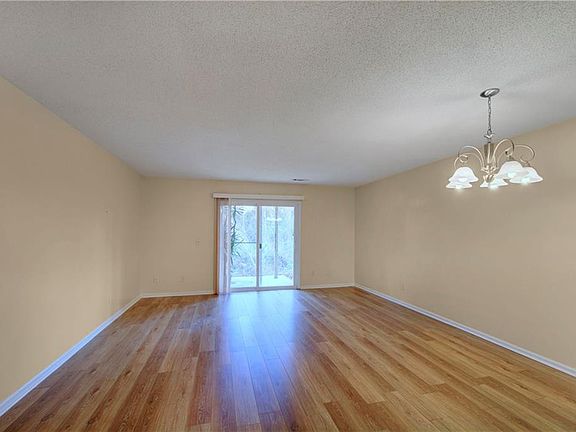 2nd image of 639 Brockinton Poin #639