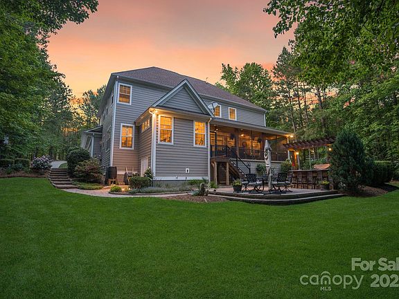 2nd image of 4877 River Hills Dr