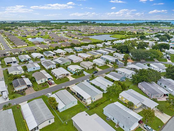 5th image of 733 Hyacinth Circle
